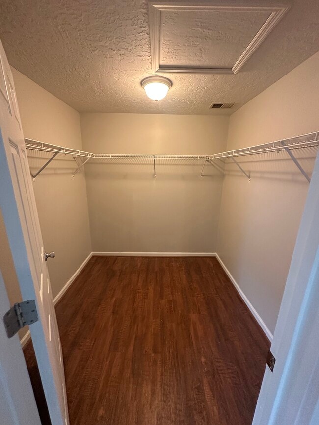 Building Photo - 3106 W Meighan Blvd Rental
