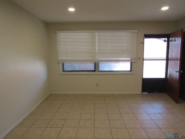 Photo - 1402 W Briscoe Ave