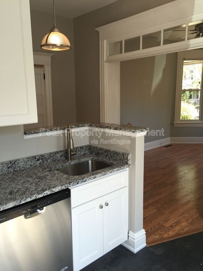 Photo - 2901 Ellwood Ave Unidad 1