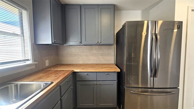 Photo - 1202 Dyer Ave