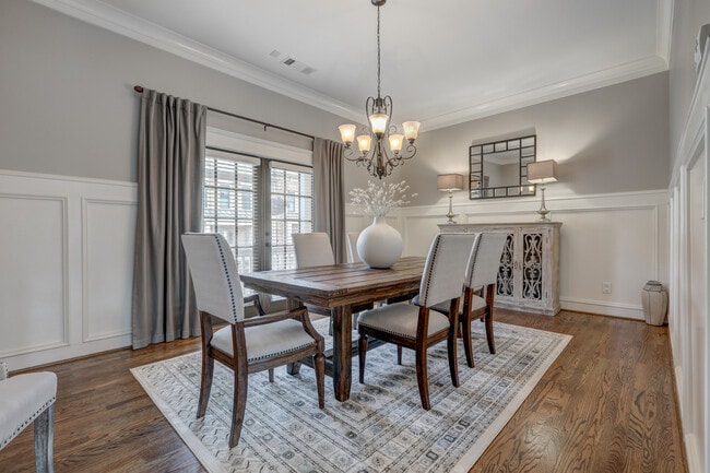 Photo - 2114 W Village Xing