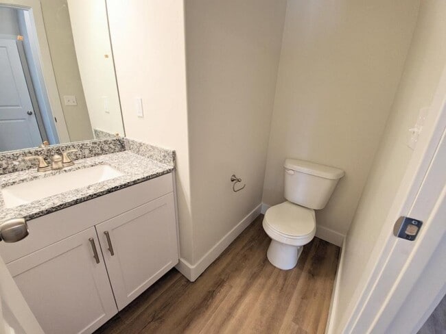 Photo - 1048 W 600 S