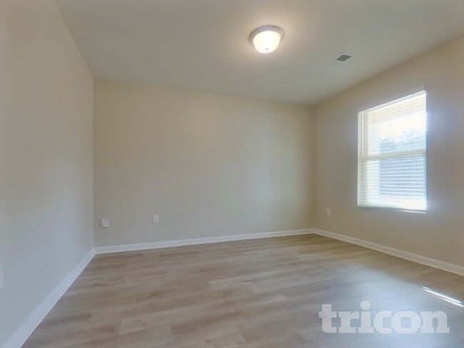 Photo - 133 Glendale Blvd