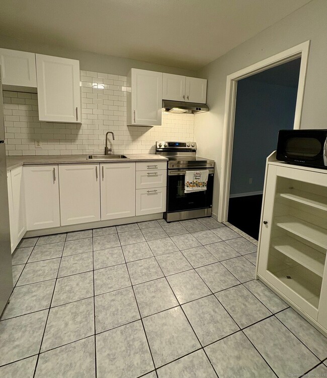Building Photo - 1730 State St Unit APT 412