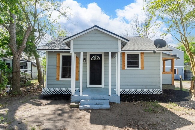 Building Photo - 211 W South St