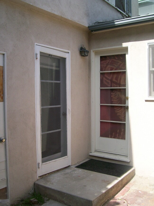 #A Studio Entrance - 1254 14th St Unit A