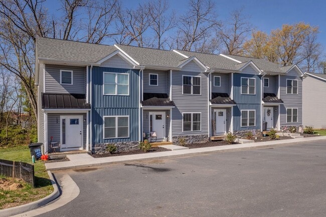 Photo - 3 Bedroom 2.5 Bathroom Townhome for Rent in Elkton!