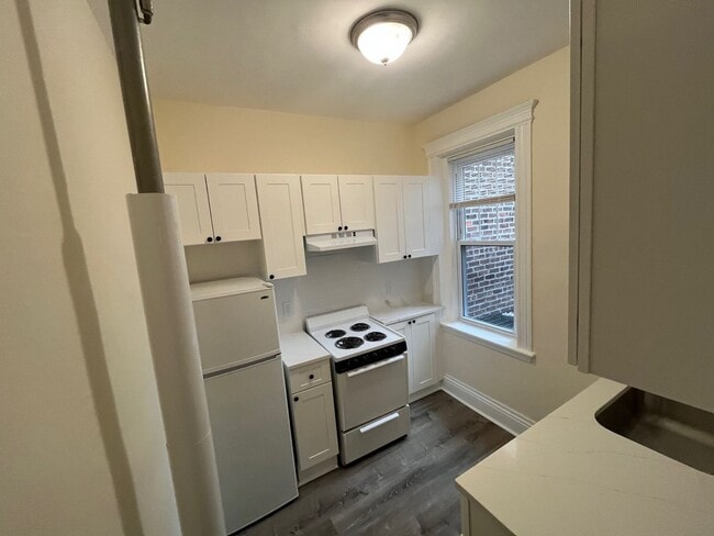 Photo - Beautiful 1 Bedroom Available Now (Fenway)