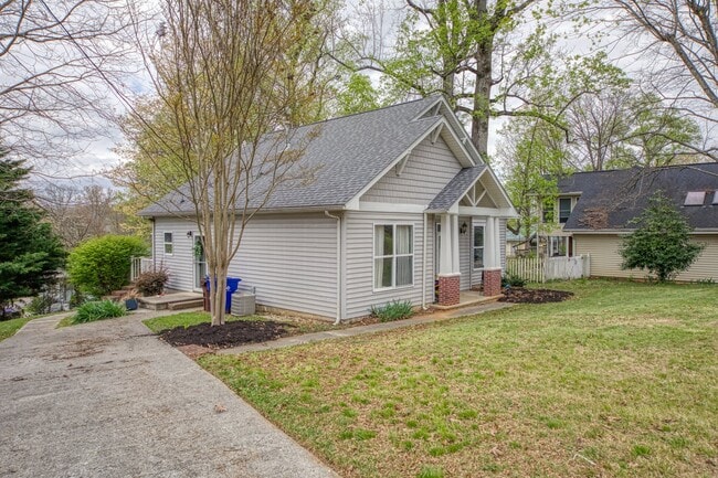 Photo - 141 Northwestern Ave