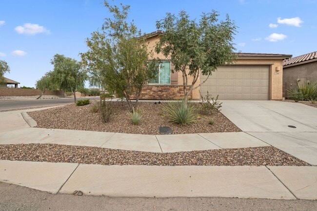 Building Photo - Beautiful 3 Bedroom Home in La Estancia & ...
