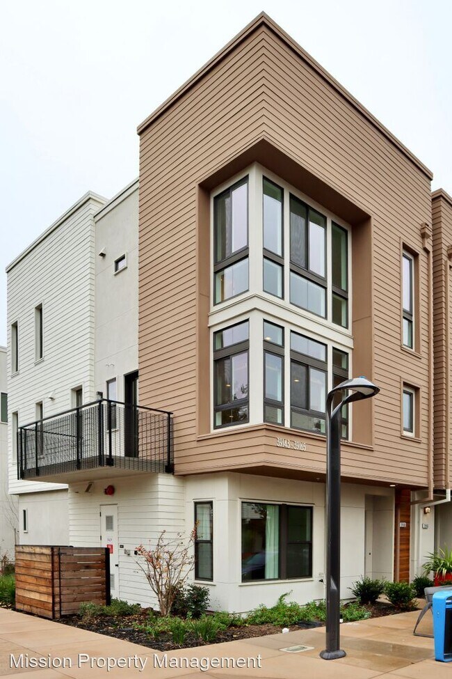 Photo - 4 br, 4.5 bath House - 39165 Declaration St