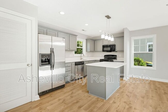 Photo - 84 Green Oak Rd