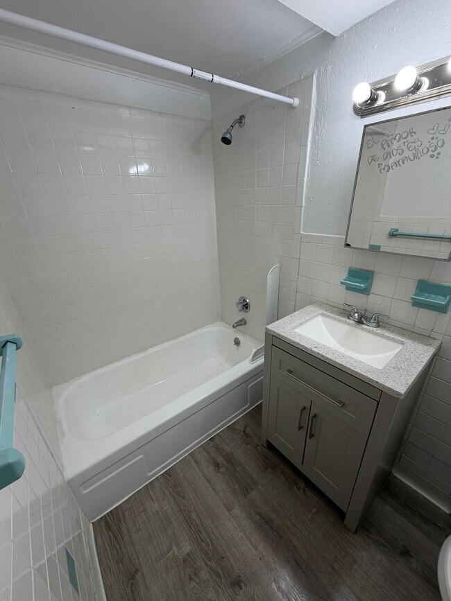 Photo - 23 Roughan St Unit 1