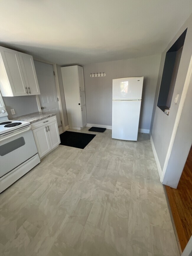 Photo - 129 Henry St Unit B