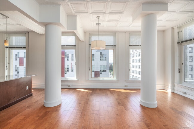 2BR, 2BA - 1,950SF - Dining Room