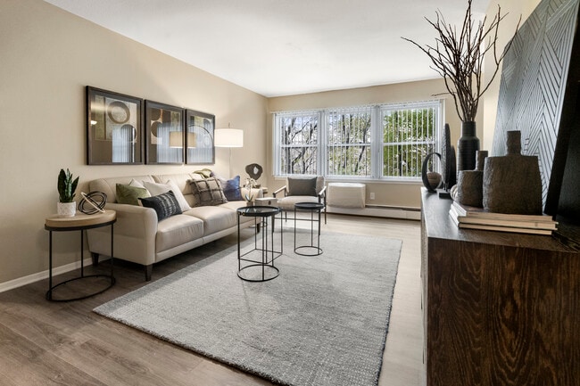 Photo - Colonial Terrace