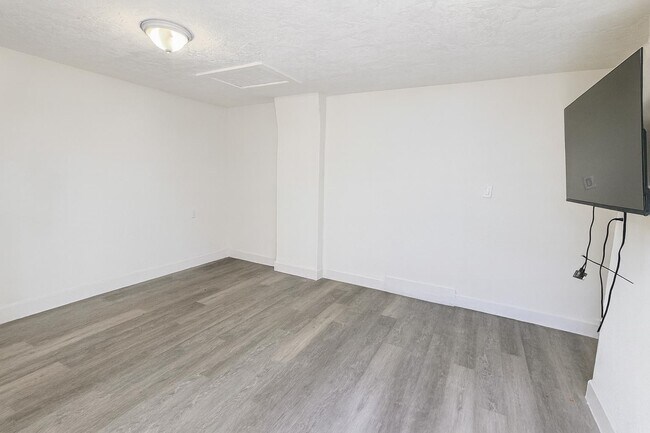 Photo - 5525 Quist Dr