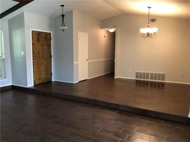 Photo - 637 Red River Dr