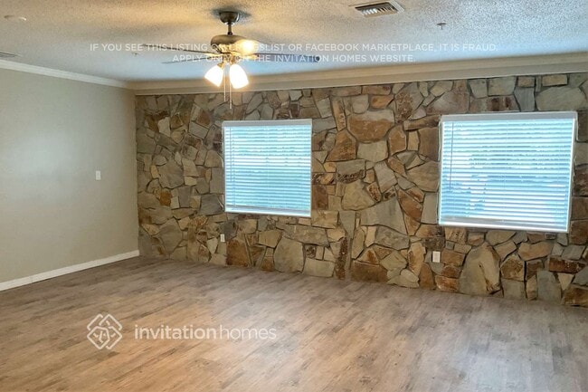 Photo - 992 Union St