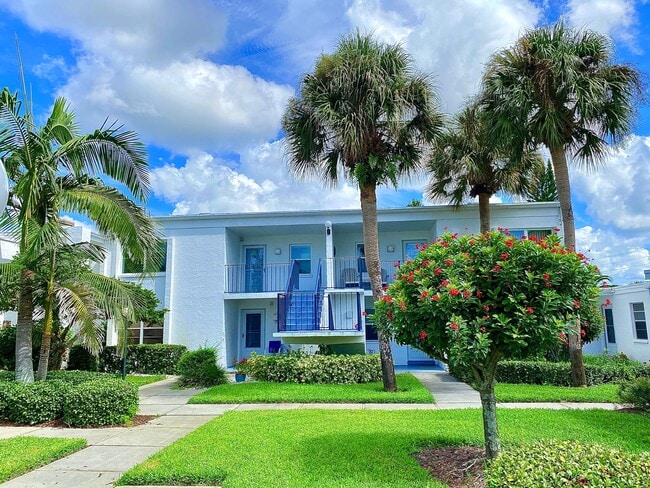 Building Photo - 729 Capri Isles Blvd Unit 216