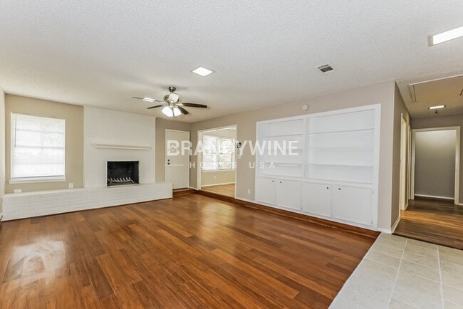 Photo - 2310 Stockbridge Ct