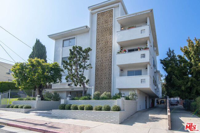 Building Photo - 5935 Chula Vista Way Unit 204 Rental