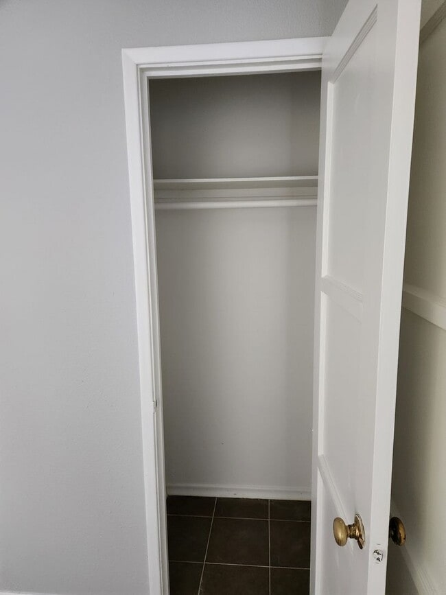 Photo - 2 Bedroom Duplex!!