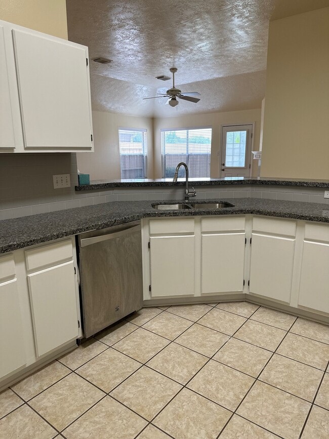 Photo - 6815 Stratford Park Dr