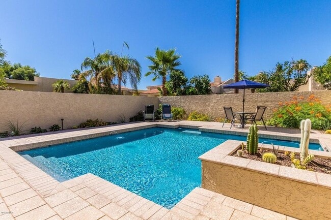 Building Photo - 7848 E Bonita Dr