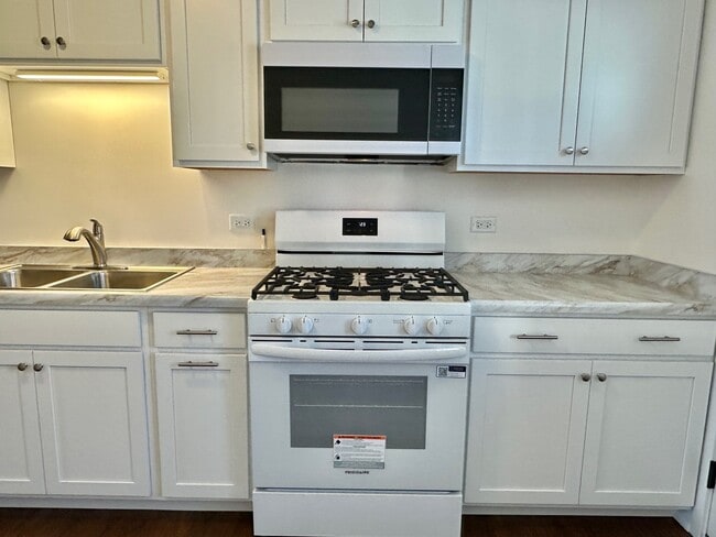 Photo - 222 S Tryon St Unit 2