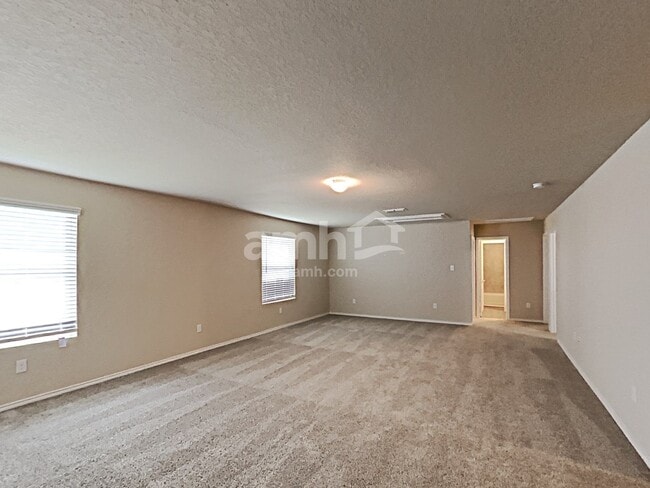 Photo - 719 Red Barn Bnd