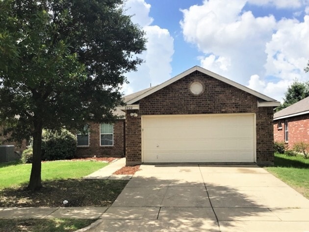 Building Photo - 6020 Moor Hen Drive