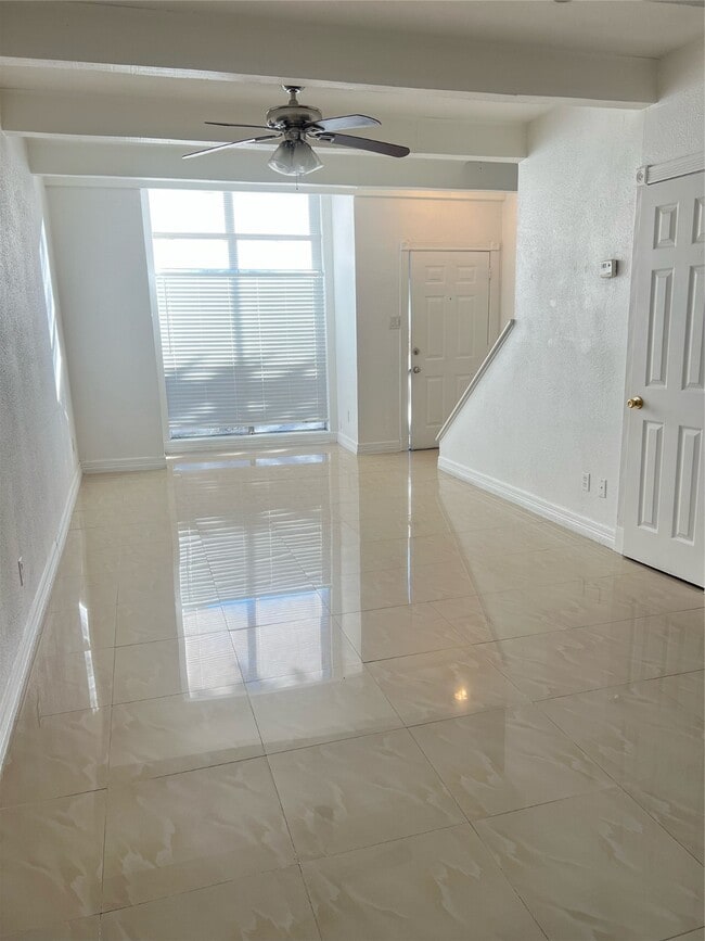 Photo - 5929 Queensloch Dr Unit 128