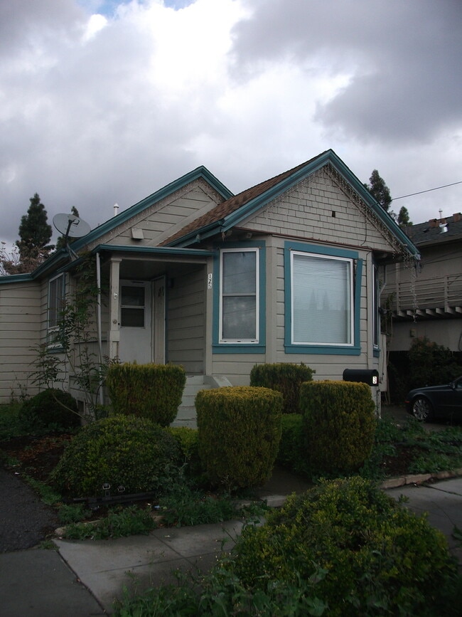Building Photo - 125 Duane St Unit DUA125-3