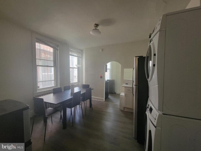 Photo - 4053 Spruce St