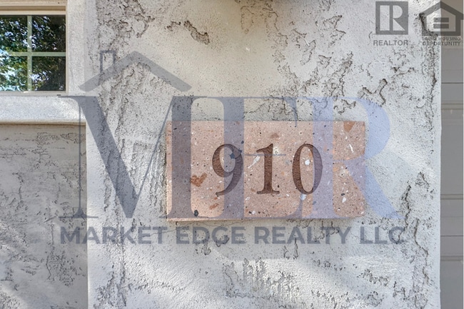 Photo - 3Bed/3Bath House in Buckeye! Ready for Immediate Move-In! -- Fenced-In Yard!!