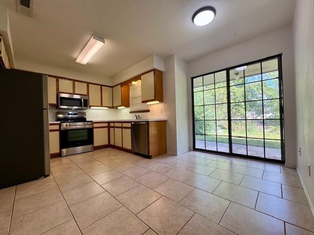 Photo - 221 Fox Run Pl