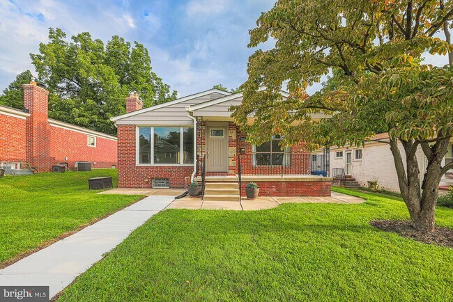 2804 Hanson Ave
