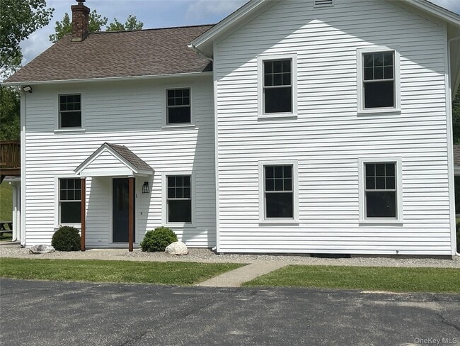 Building Photo - 173 S Amenia Rd Unit 1 & 3