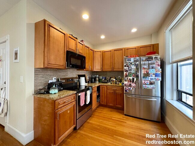 Building Photo - 184 St Paul St Rental