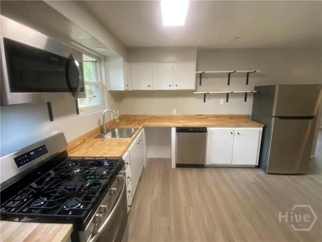 Building Photo - 409 Sharondale Rd Rental