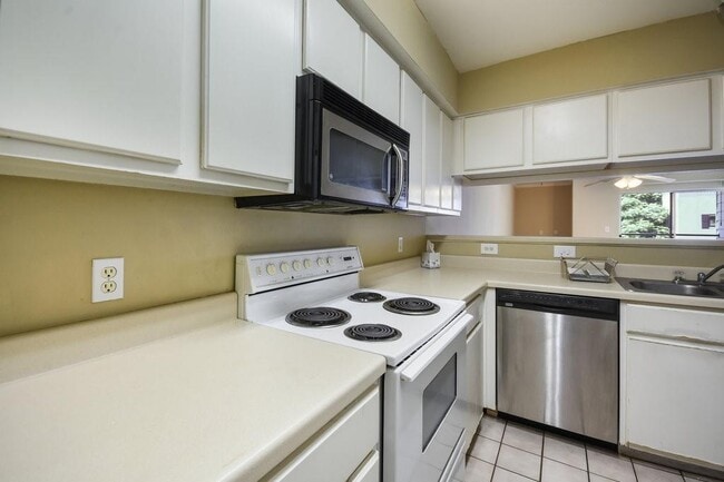 Photo - 501 W 26th St Unidad 104