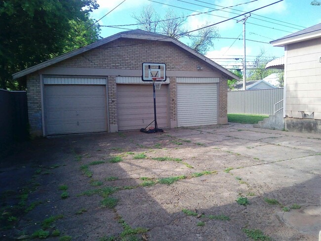 Photo - 1805 Lucile Ave