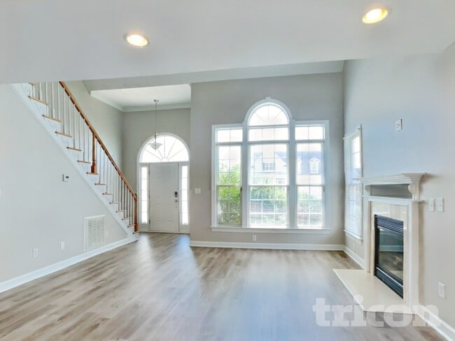 Photo - 79 Kerrylane Dr