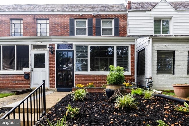 Building Photo - 306 35th St NE Rental