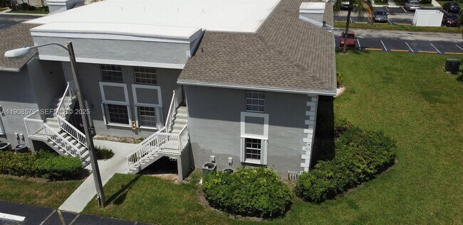 Photo - 455 NE 210th Cir Terrace Unit 10418