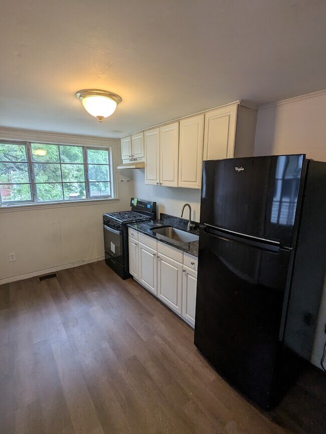 Photo - 241 N Lime St