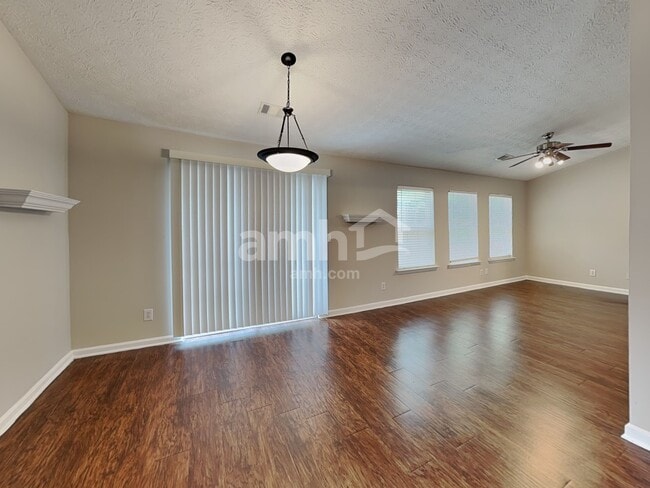 Photo - 1132 Alysum Ave SE