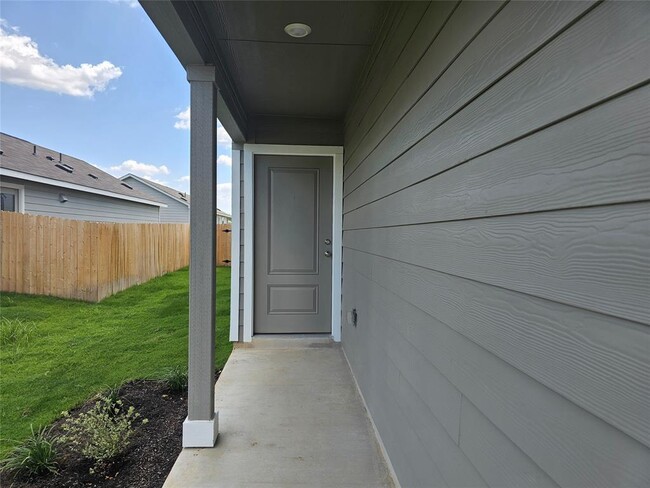 Photo - 704 Commander Abbott Dr