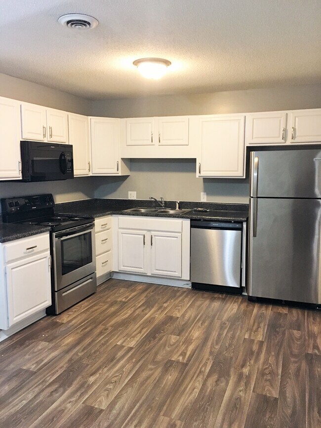 Photo - 511 Salem Ct